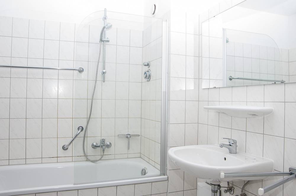 Bad mit Wanne