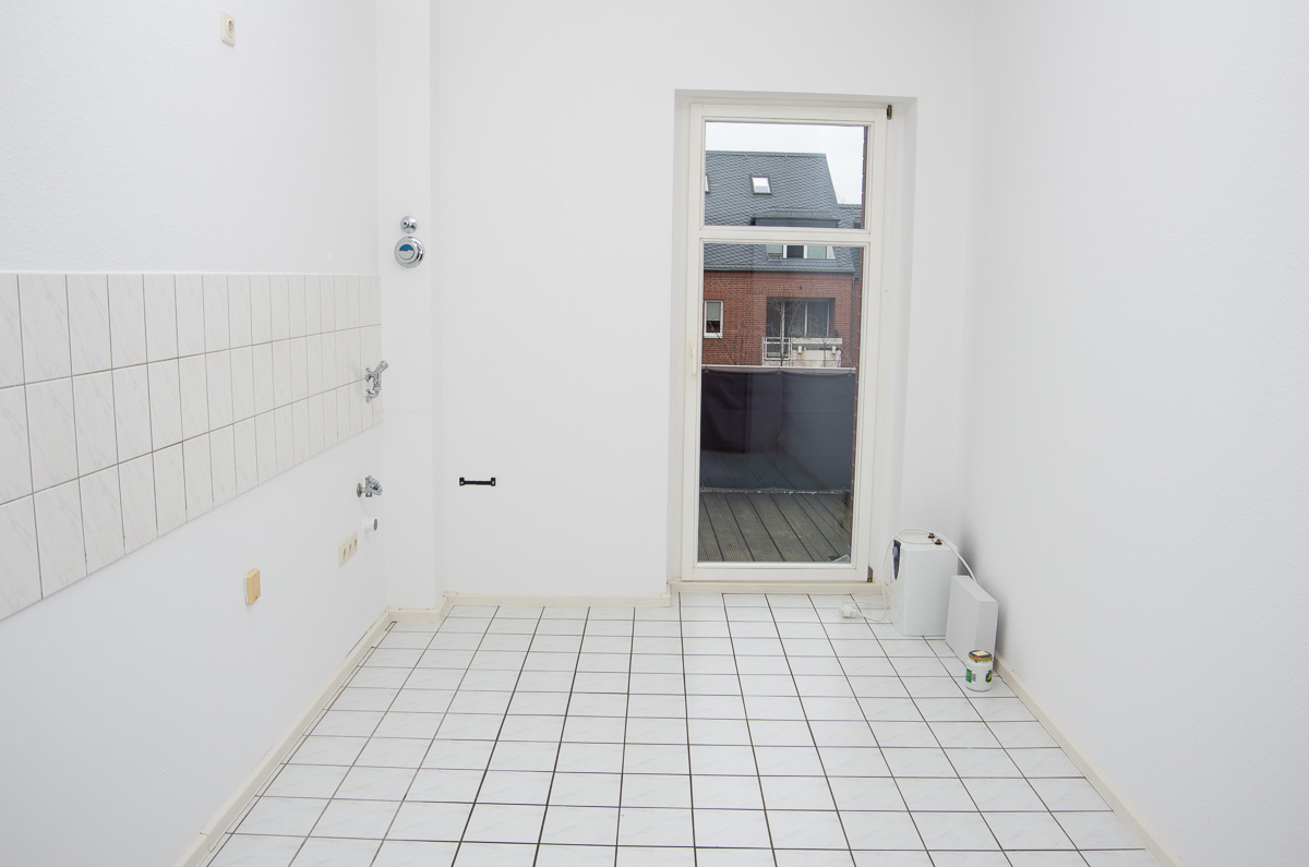 Küche und Balkon