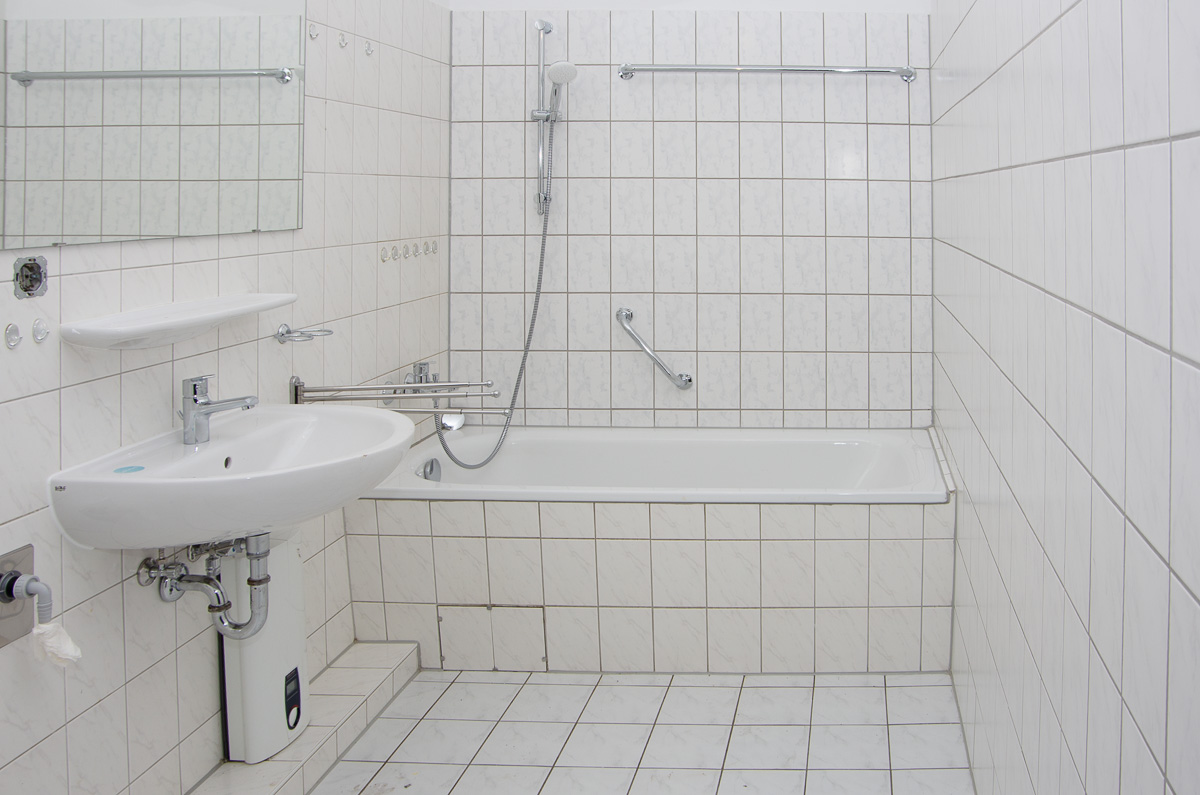 Bad mit Wanne